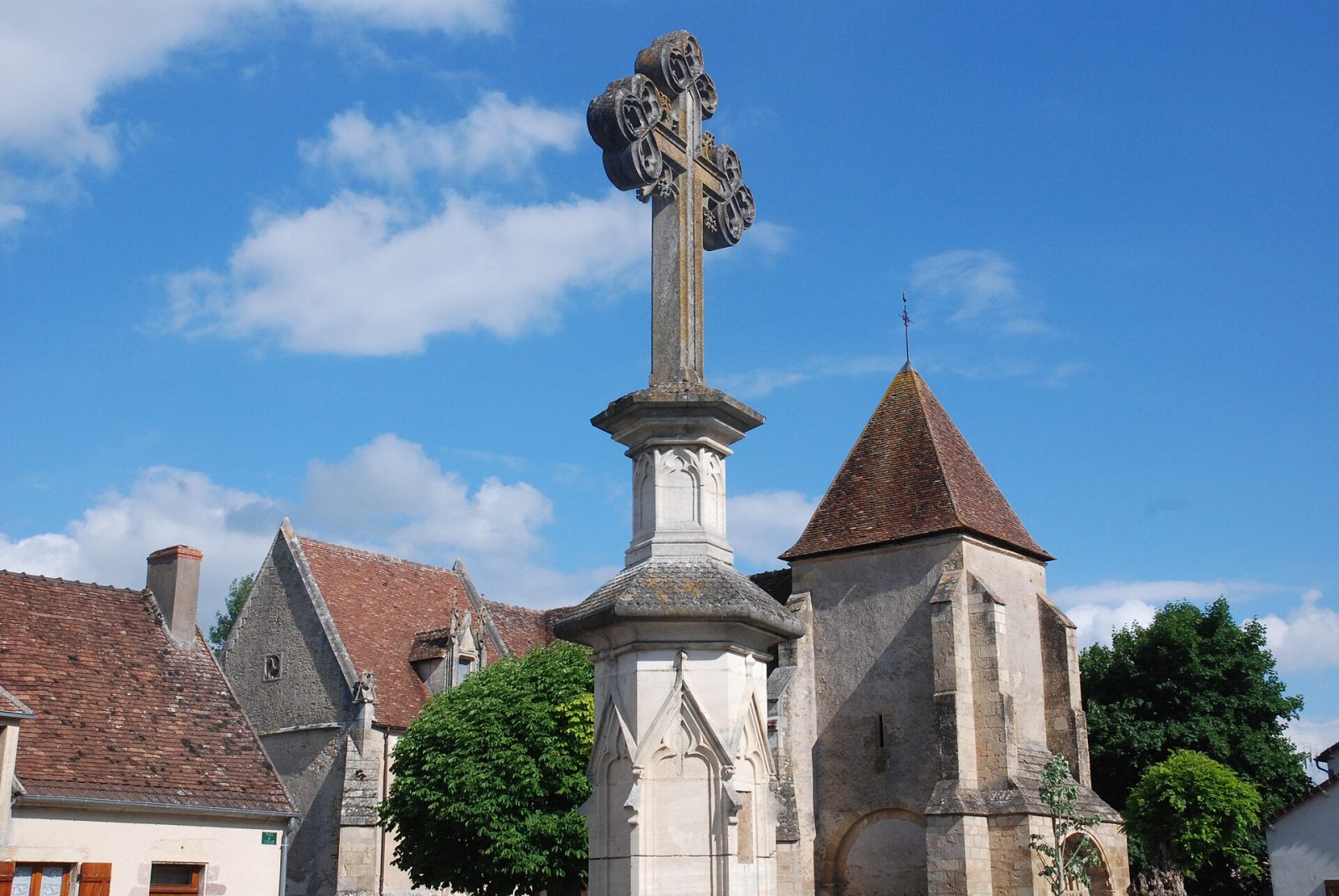 Photo de Ainay-le-Vieil