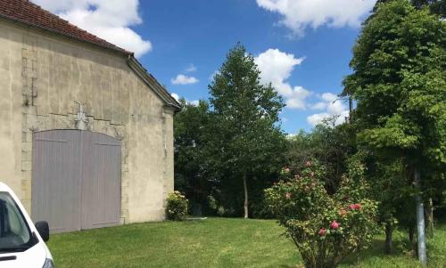 Photo de Allas-Champagne