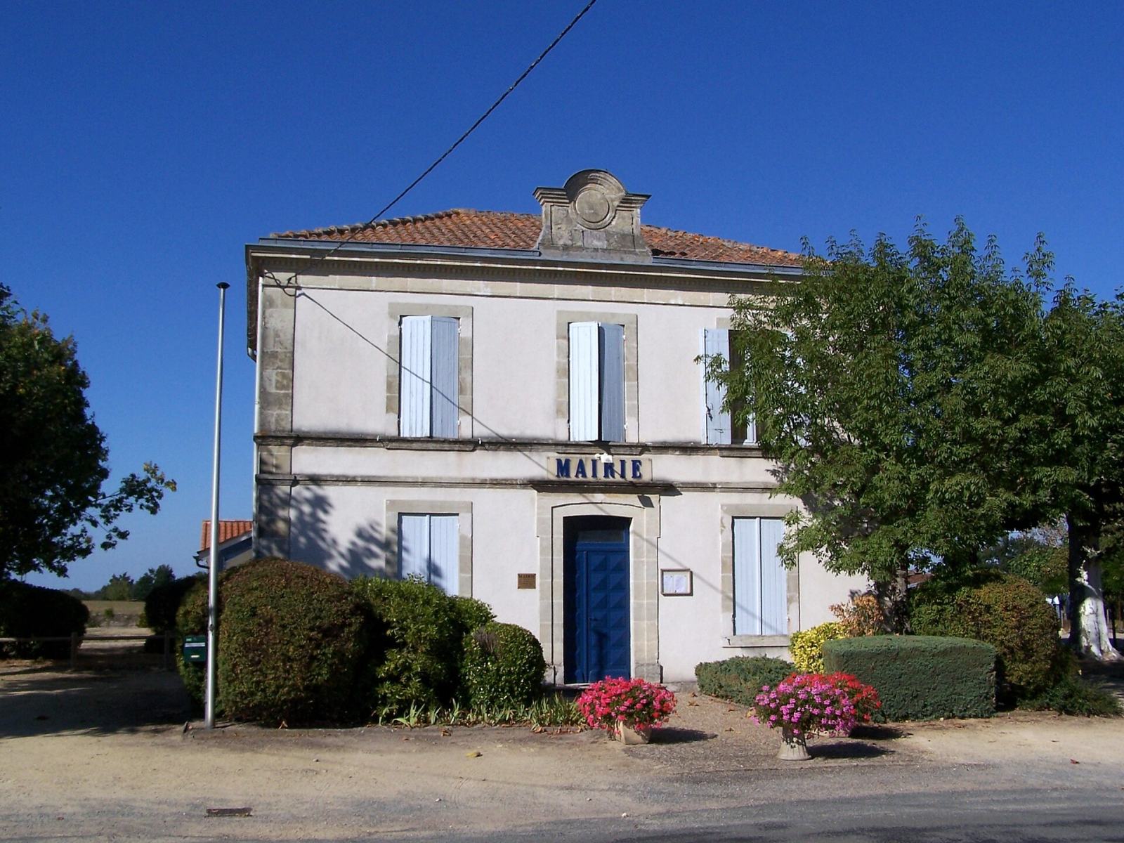 Photo de Cours-les-Bains