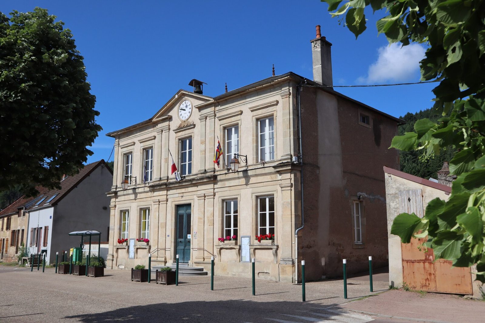 Photo de Lucenay-l'Évêque