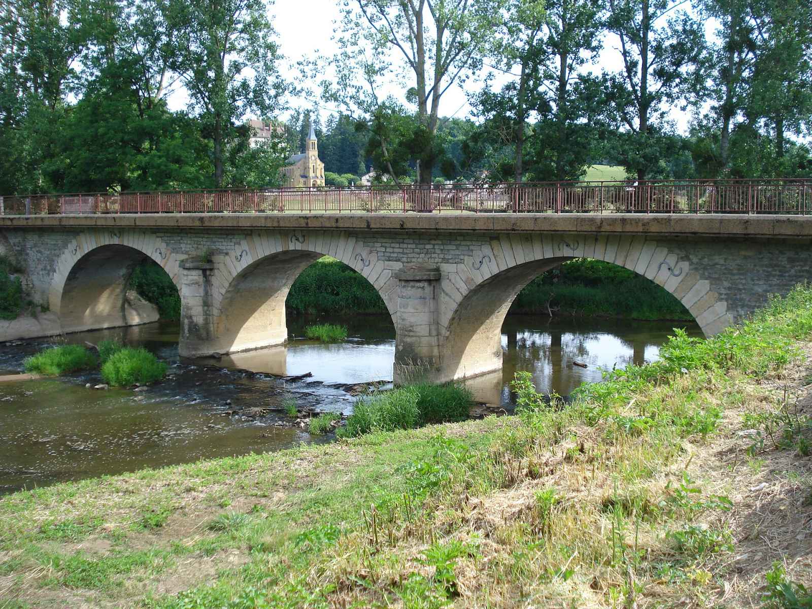 Photo de Lugny-lès-Charolles