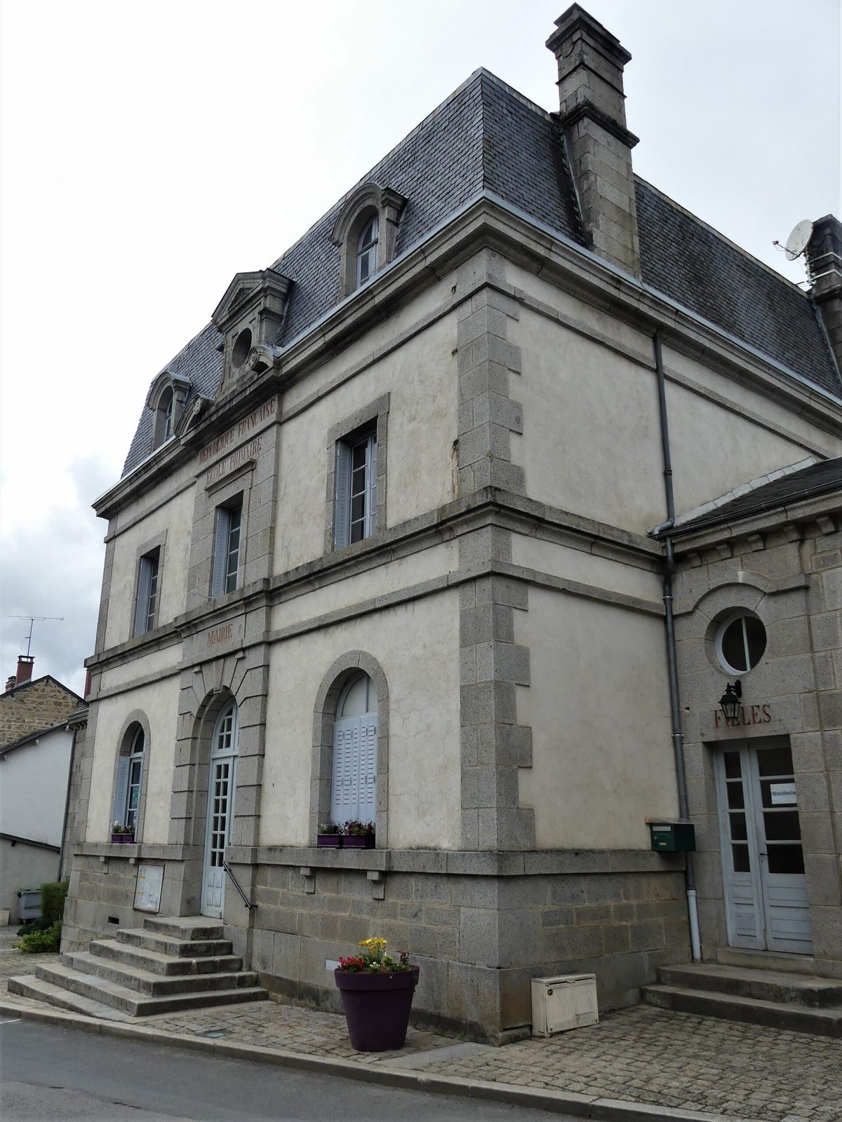 Photo de Magnat-l'Étrange