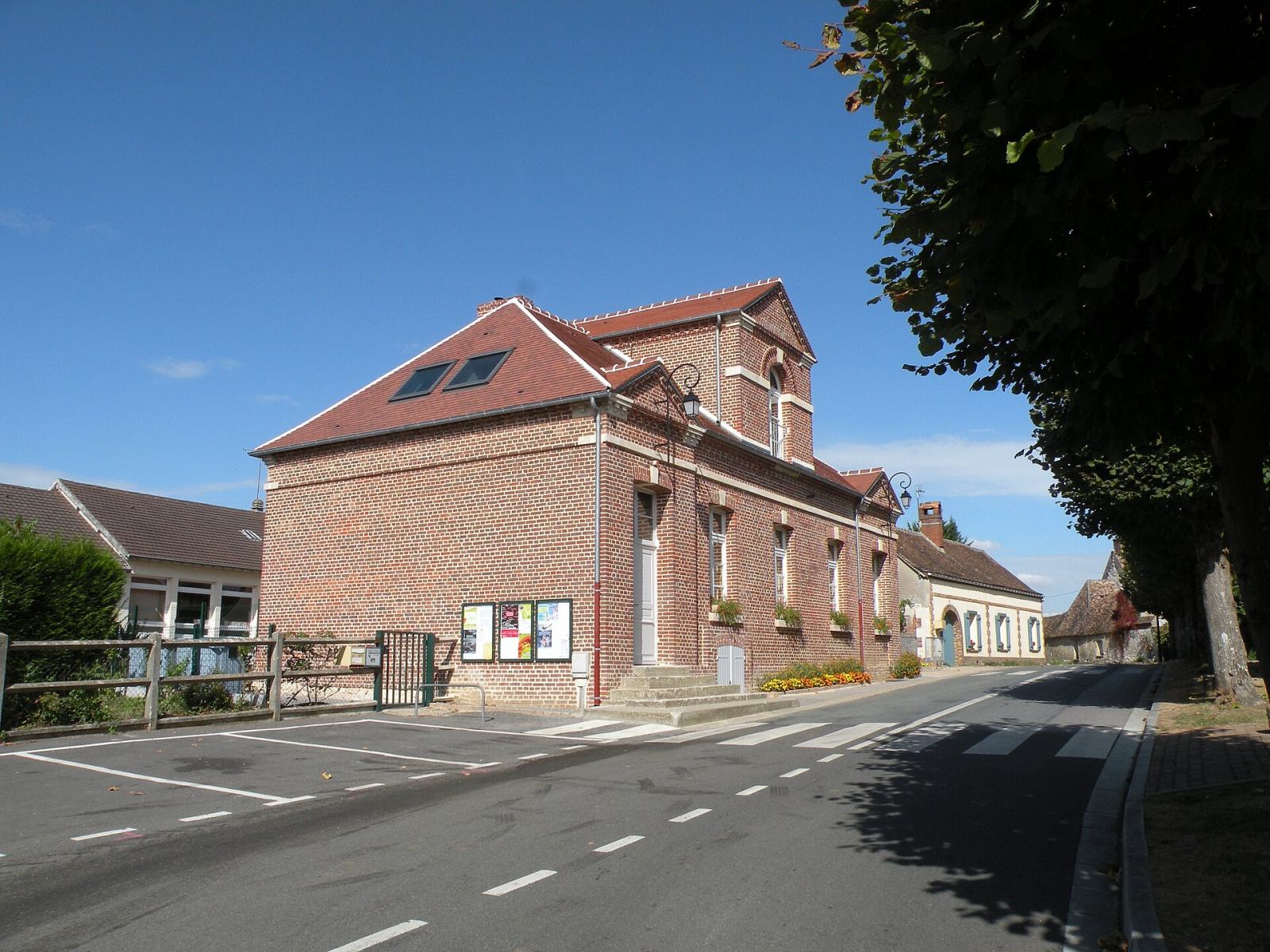 Photo de Le Mont-Saint-Adrien