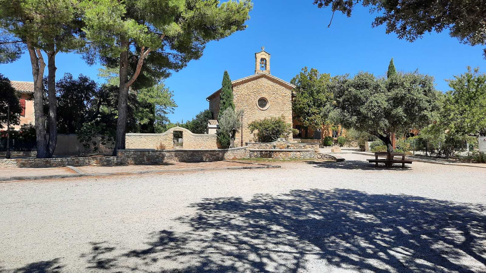 Photo de Saint-Marc-Jaumegarde